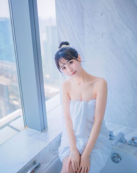 周妍希裸体