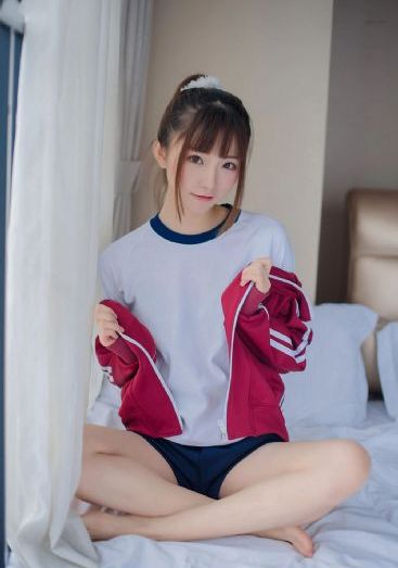 郑钦文夺冠后倒地喜极而泣